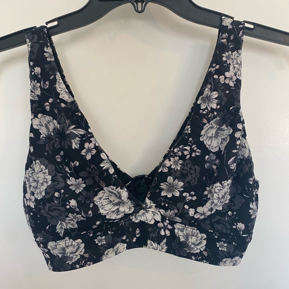 Victoria’s Secret black floral bralette